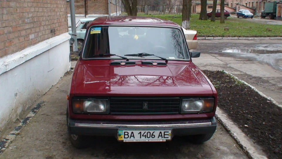 Lada 2104 Гнила вишня; 2