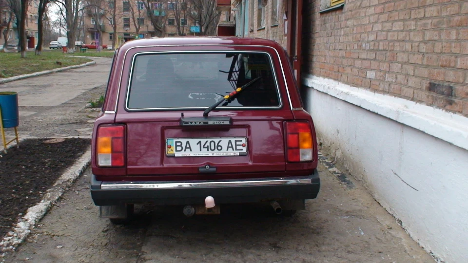 Lada 2104 Гнила вишня; 5