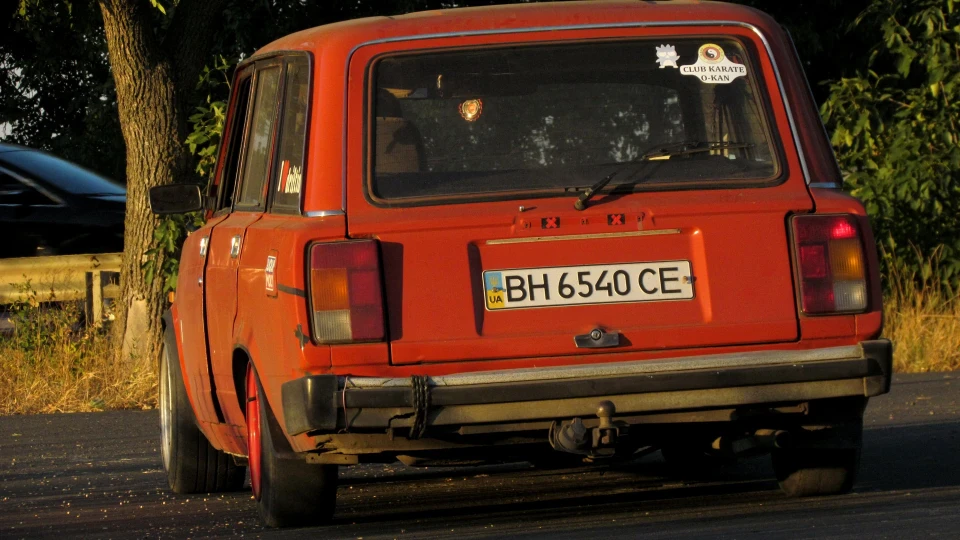 Lada 2104 ..ιllιlι.ιl. 5