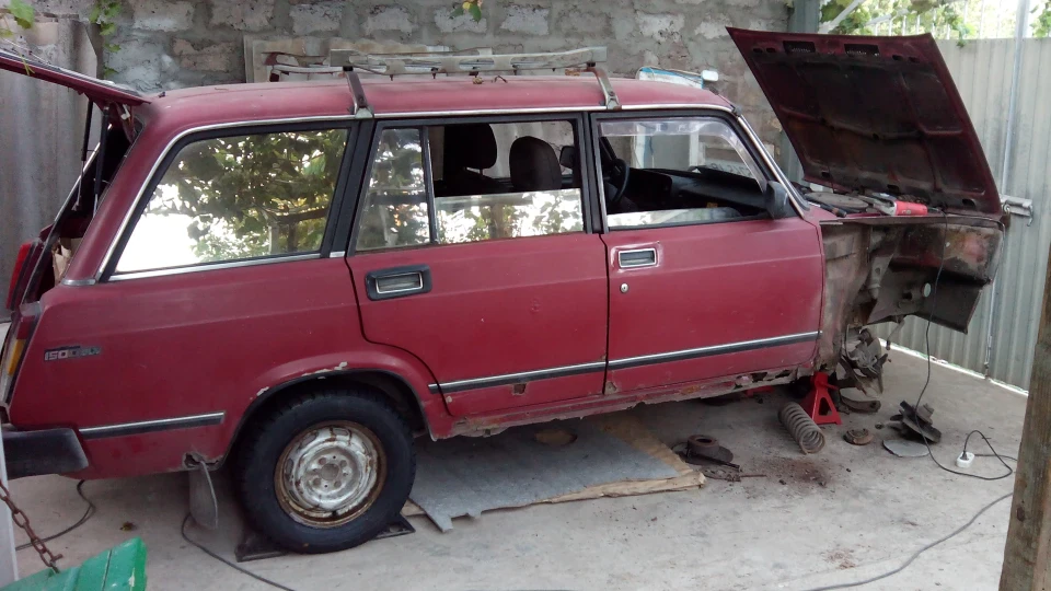 Lada 2104 Червоний Ферарі 3