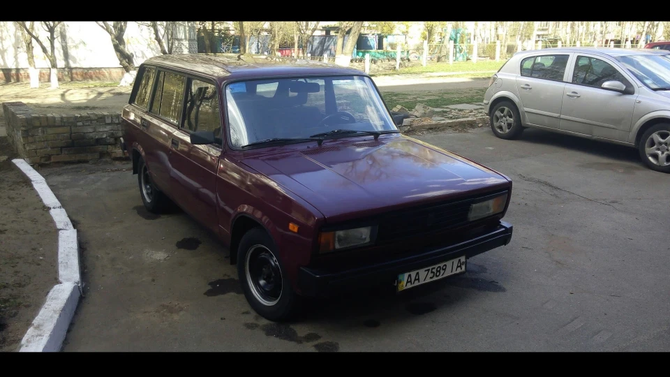 Lada 2104 shadow line 4