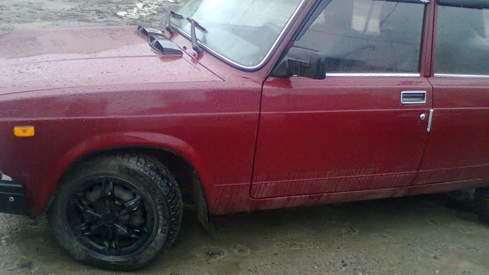 Lada 2104 вишня 2