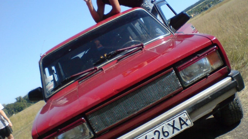Lada 2104 вишня 2