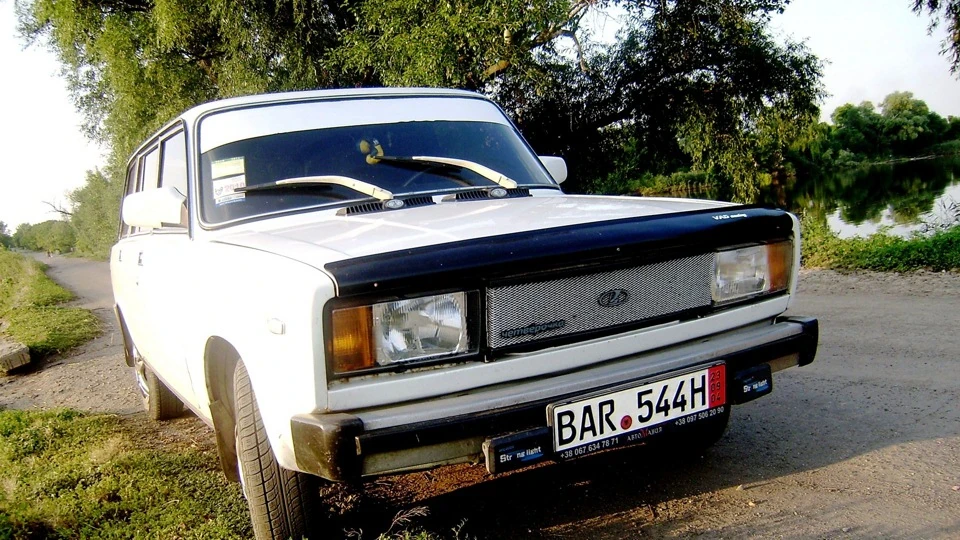 Lada 2104 White Pearl 2