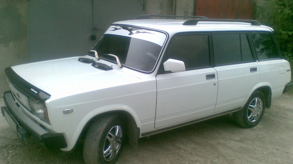 Lada 2104 White Pearl 5