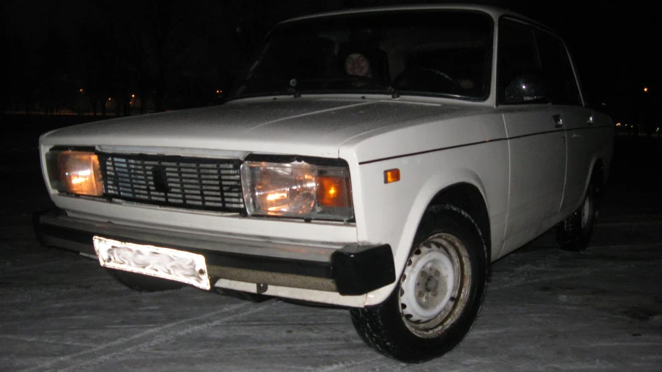 Lada 2105 4