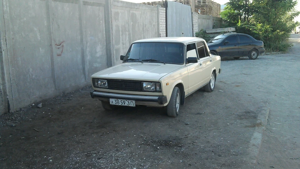 Lada 2105 4