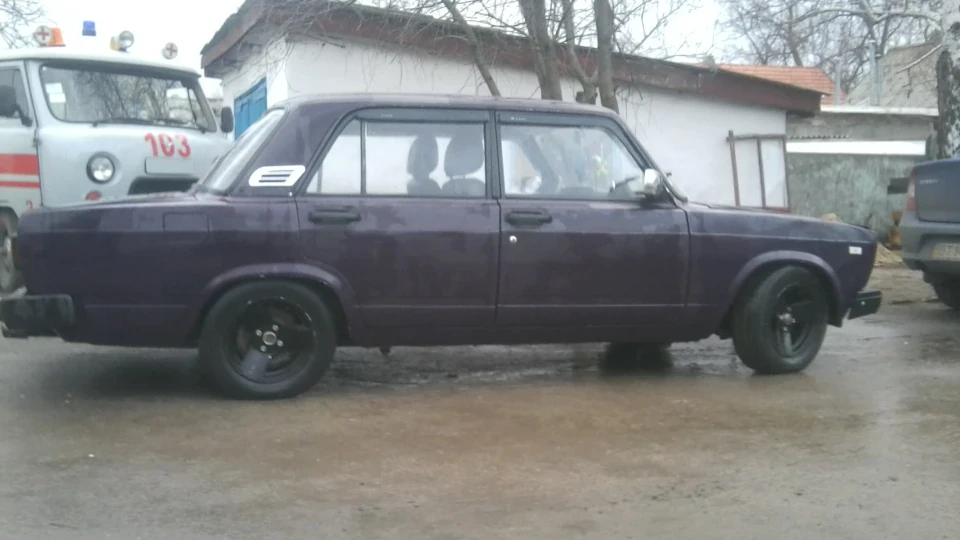 Lada 2105 4