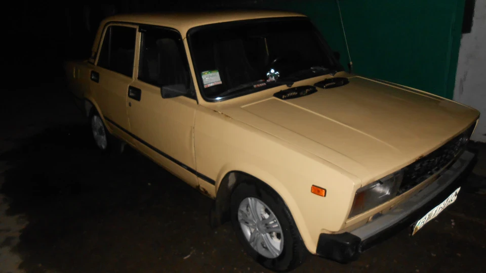 Lada 2105 3