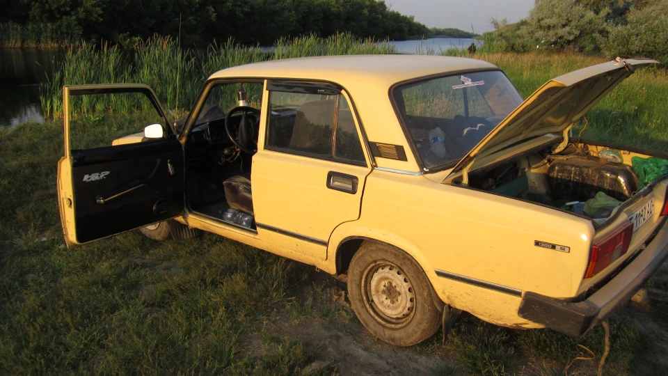 Lada 2105 4