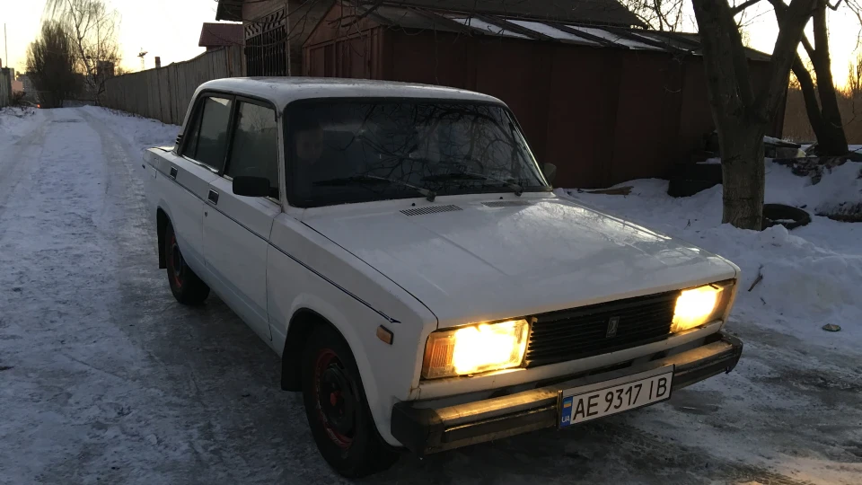 Lada 2105 4