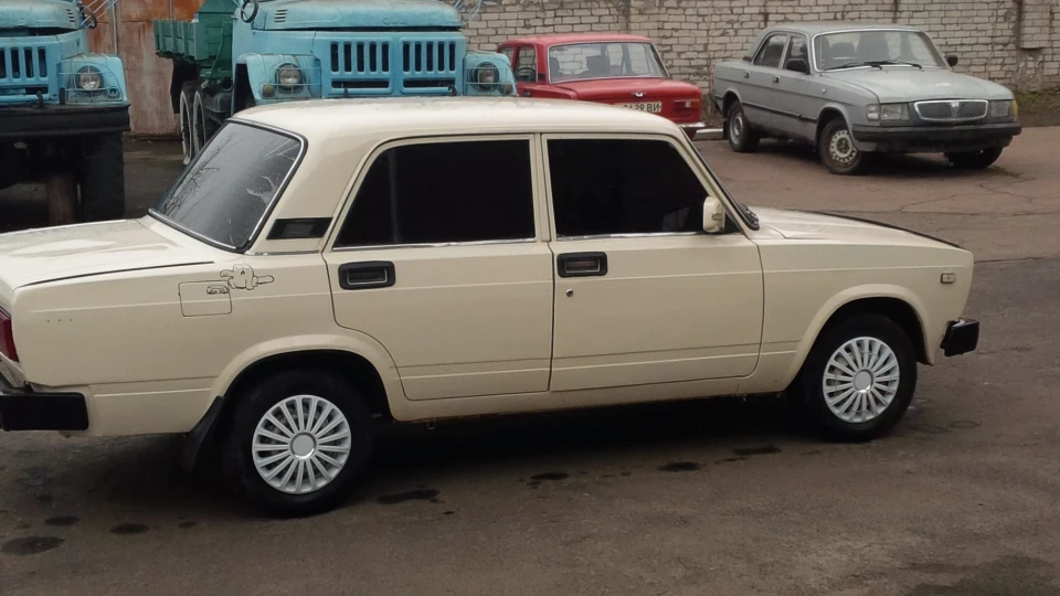 Lada 2105 2