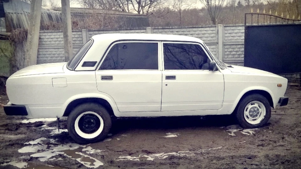 Lada 2105 4