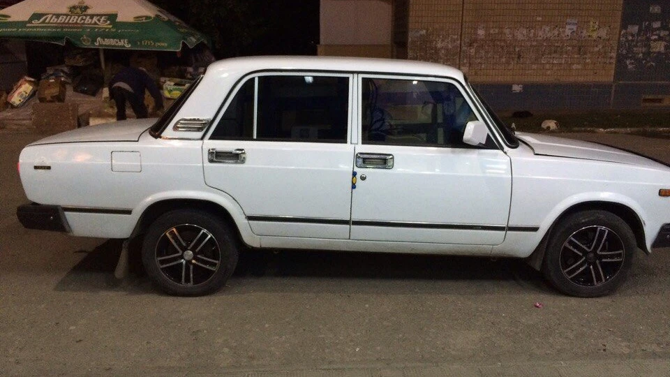 Lada 2105 4