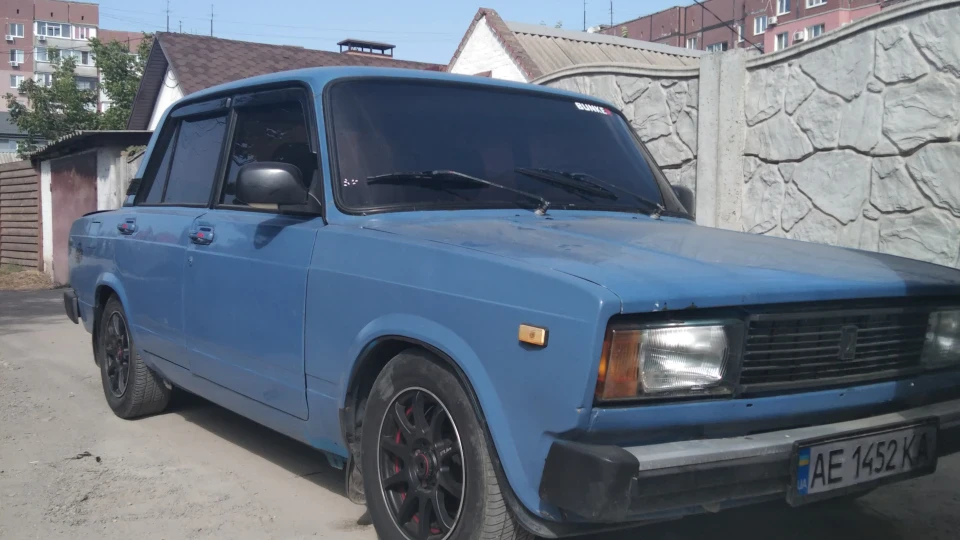 Lada 2105 4