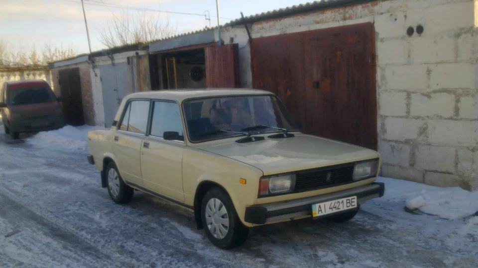 Lada 2105 4