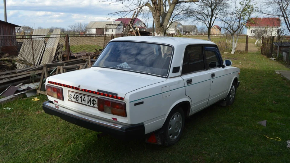 Lada 2105 4