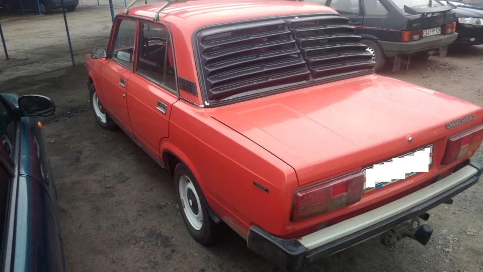 Lada 2105 4
