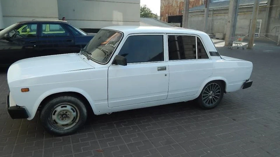Lada 2105 3
