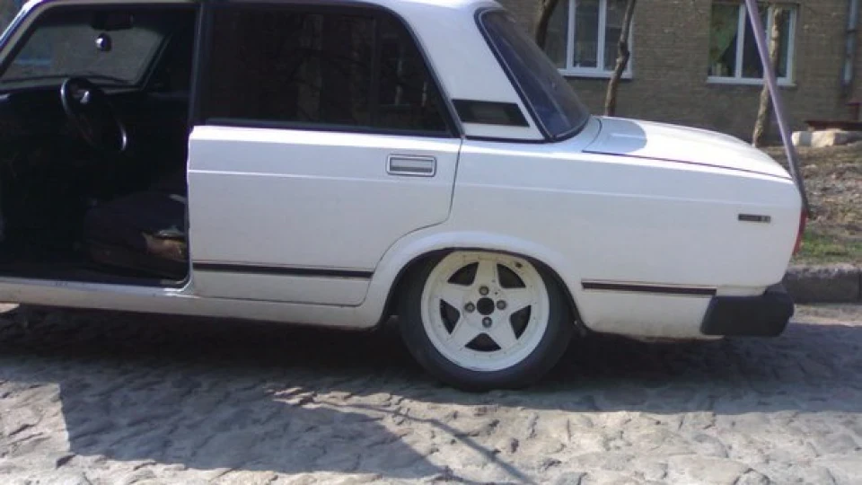 Lada 2105 2