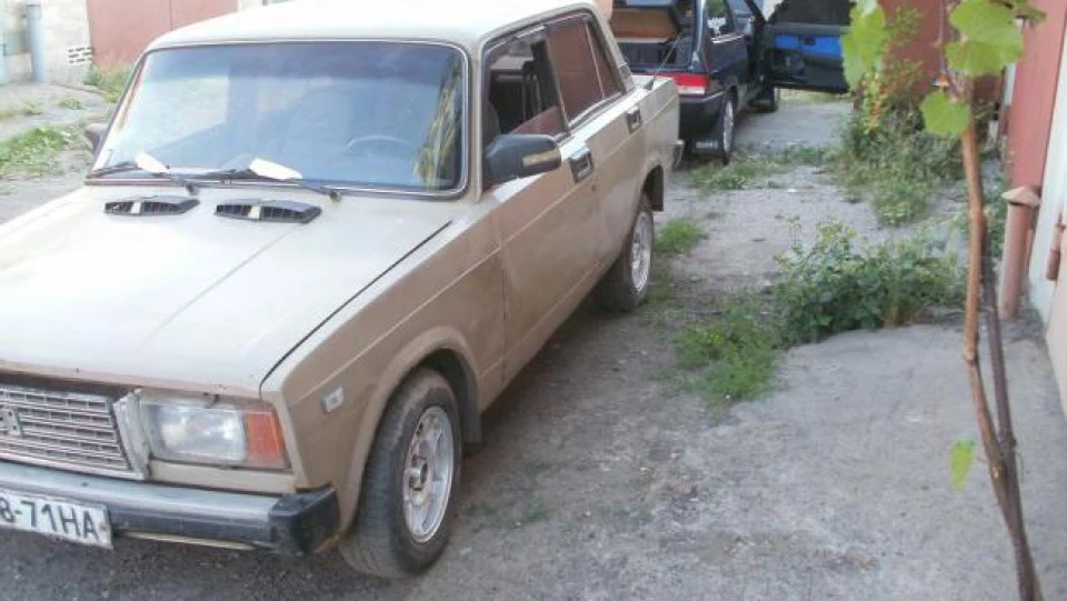 Lada 2105 3
