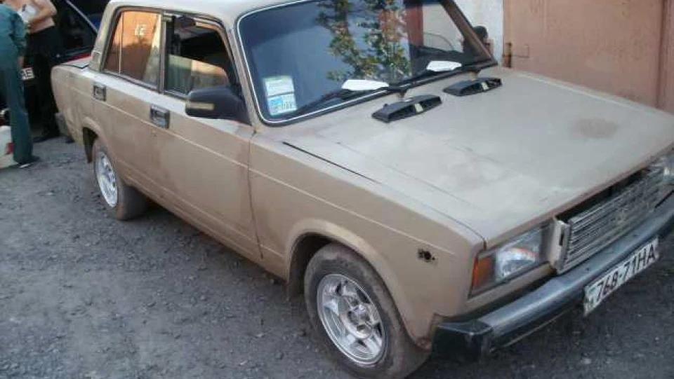 Lada 2105 4