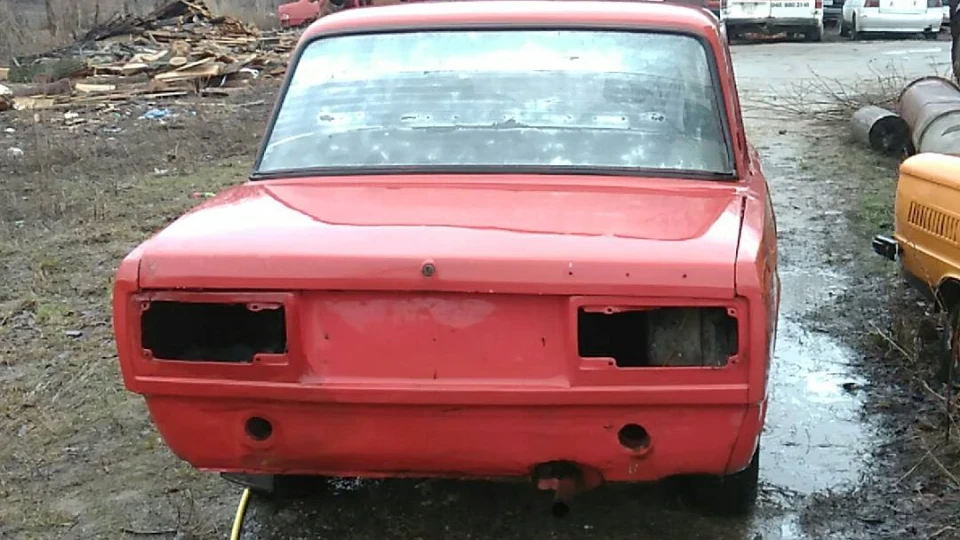 Lada 2105 4