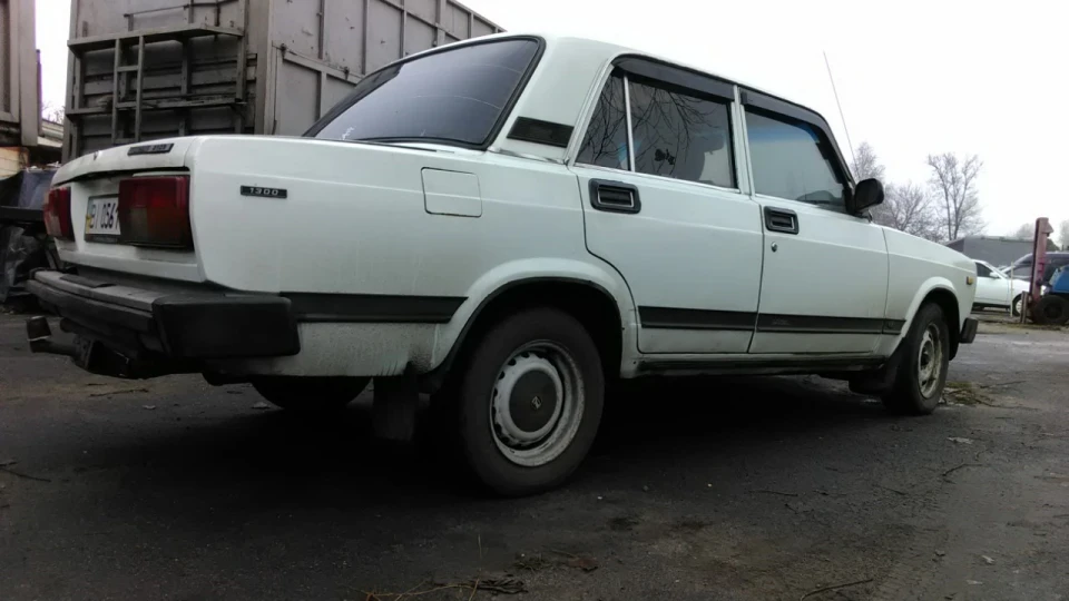 Lada 2105 4