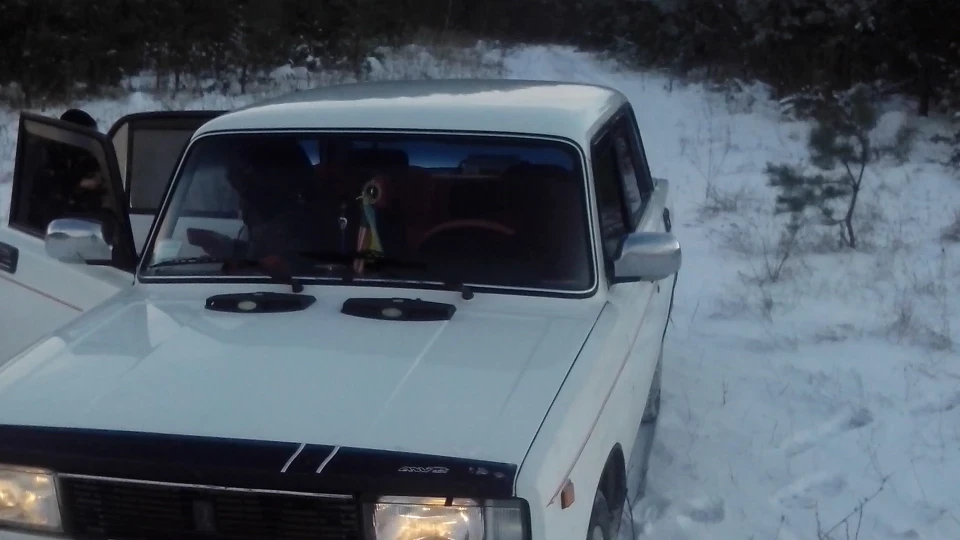 Lada 2105 ........................ 2