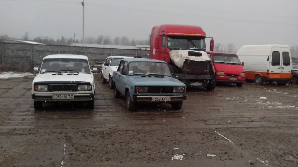 Lada 2105 ........................ 3