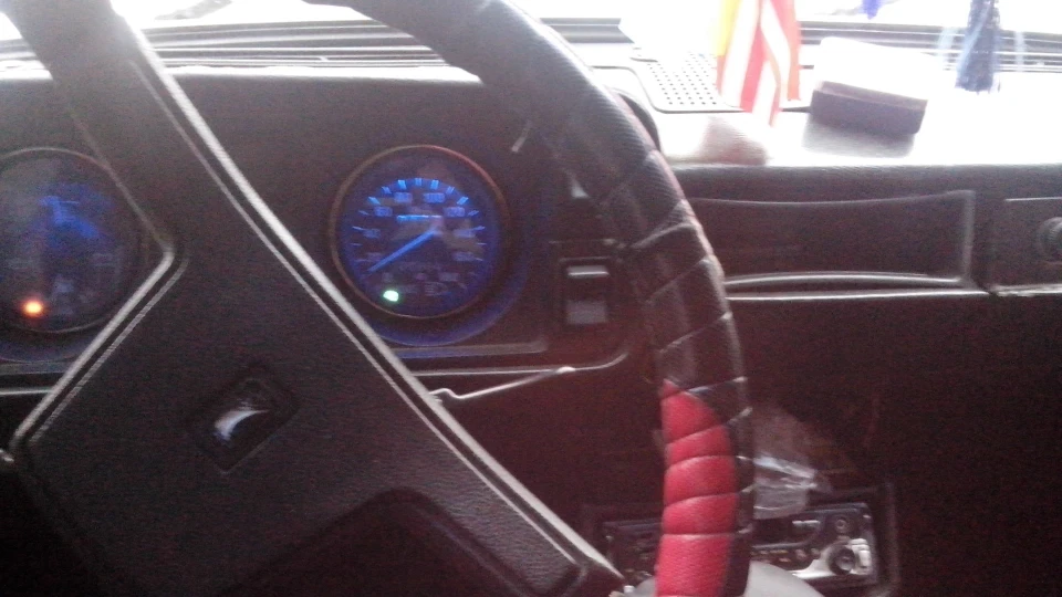 Lada 2105 ........................ 4