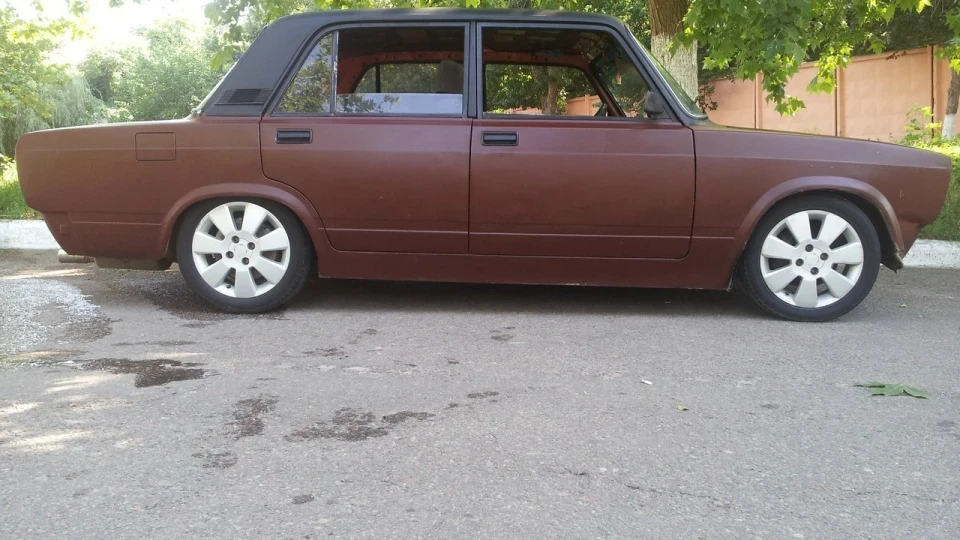 Lada 2105 4