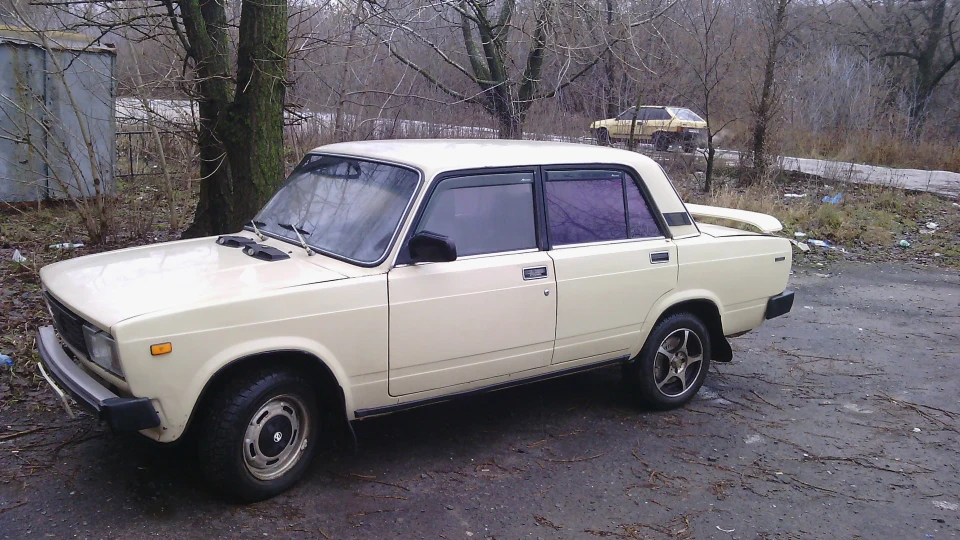 Lada 2105 2
