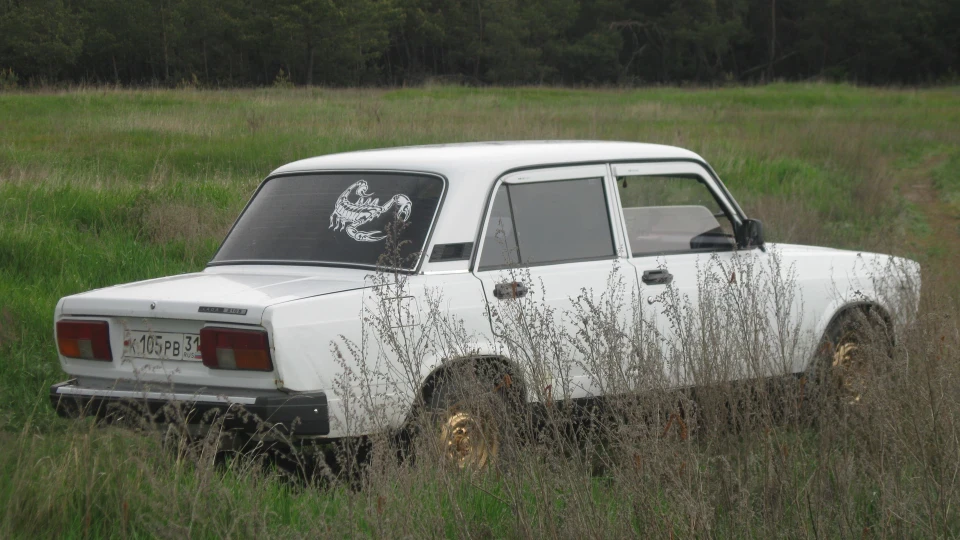Lada 2105 4