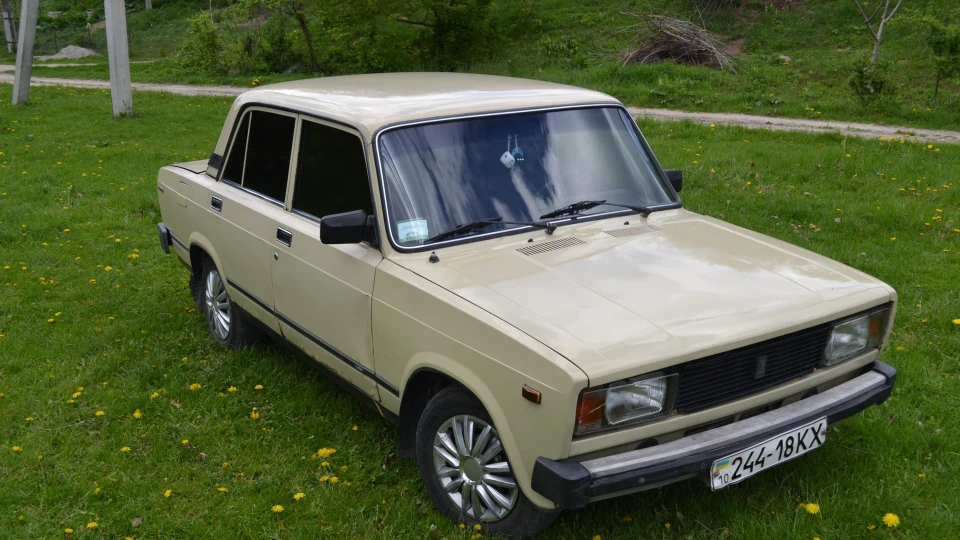 Lada 2105 4