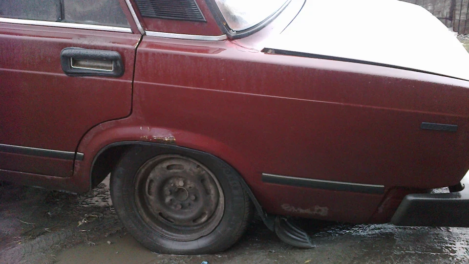 Lada 2105 4