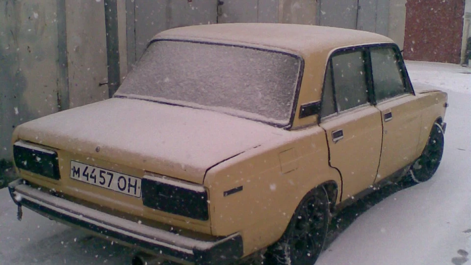 Lada 2105 4