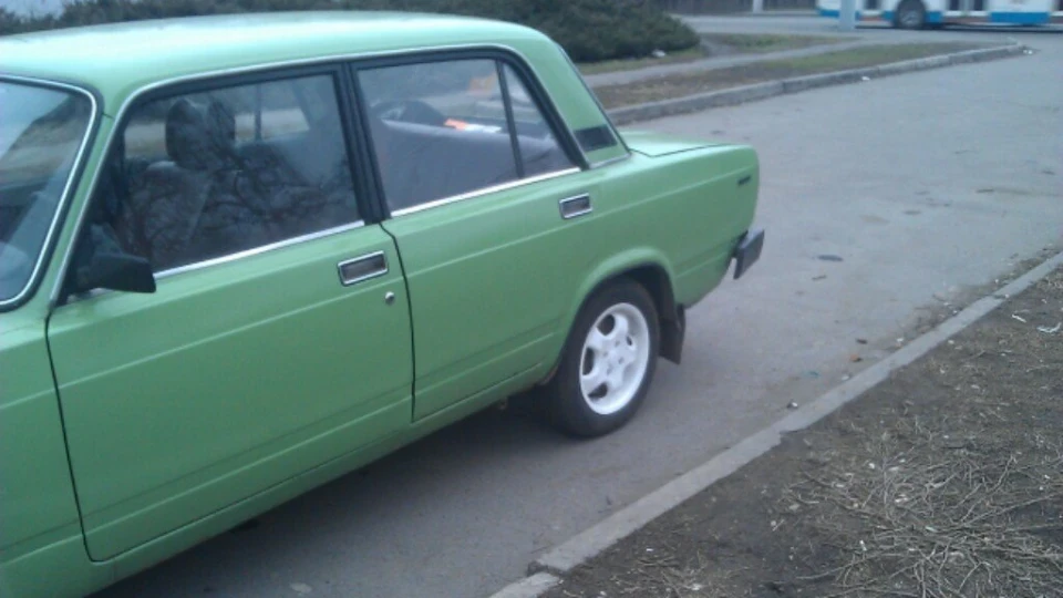 Lada 2105 4