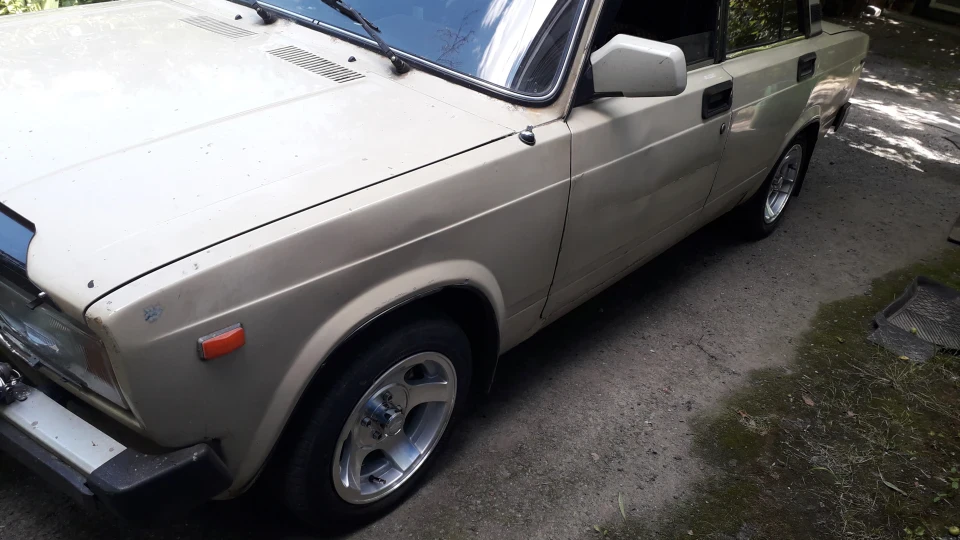 Lada 2105