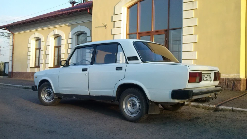Lada 2105 3