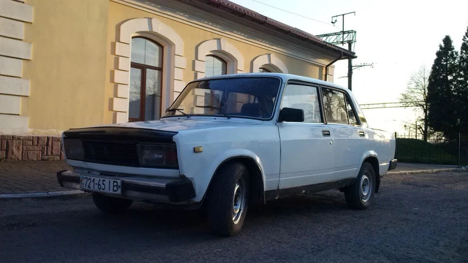 Lada 2105 4