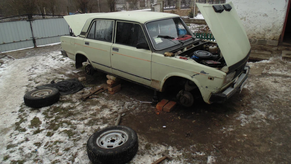 Lada 2105 3