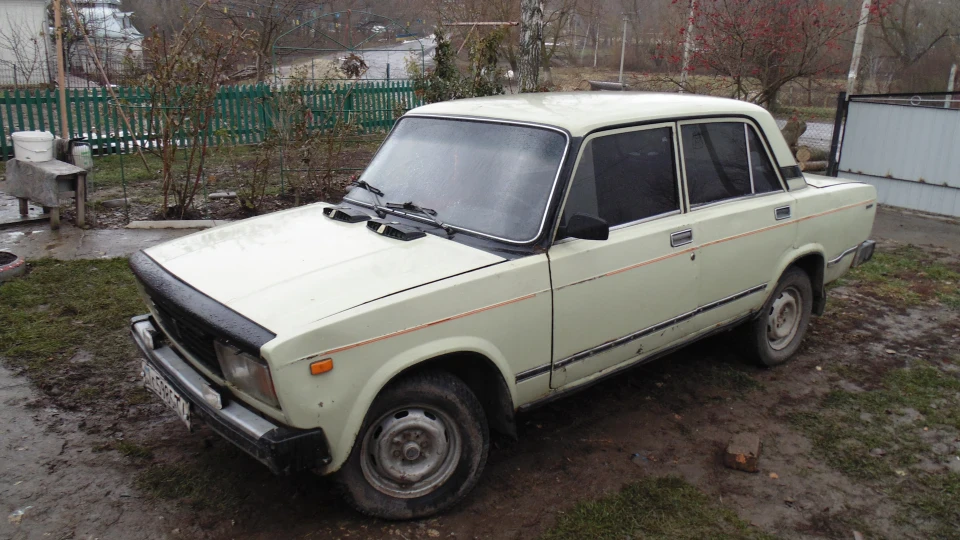 Lada 2105 4