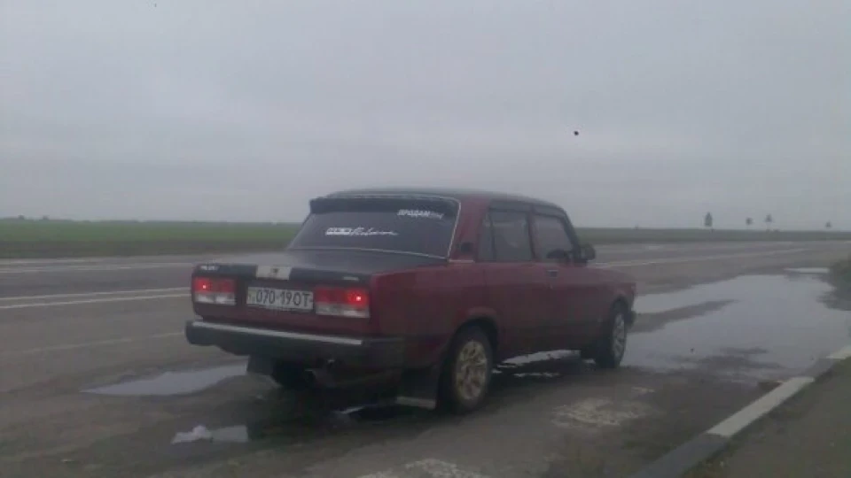 Lada 2105 4