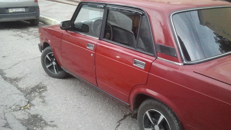 Lada 2105 3