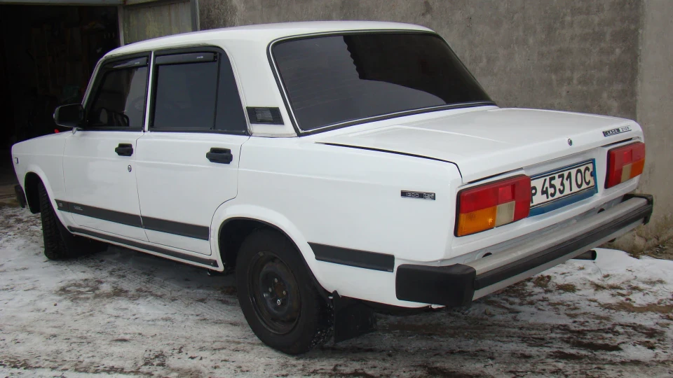 Lada 2105 4