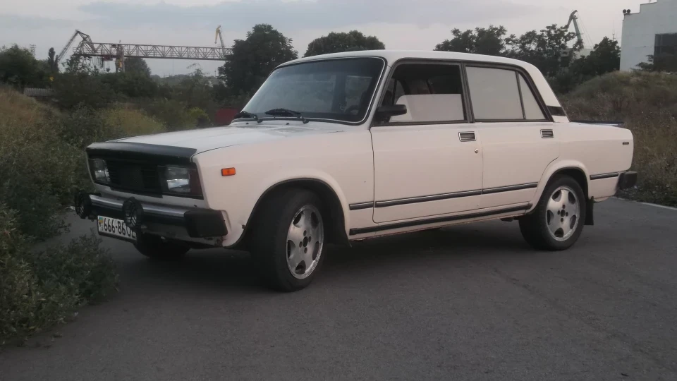 Lada 2105 3