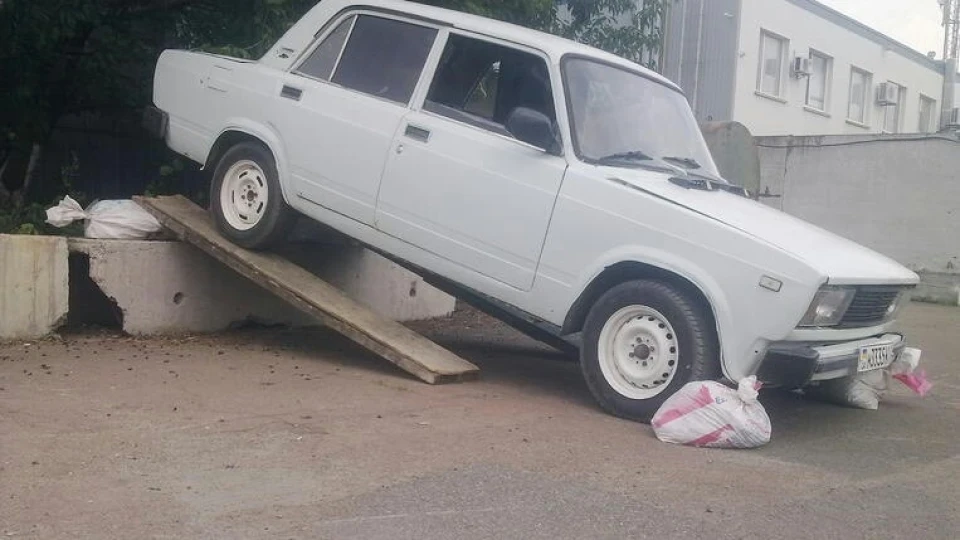 Lada 2105 4