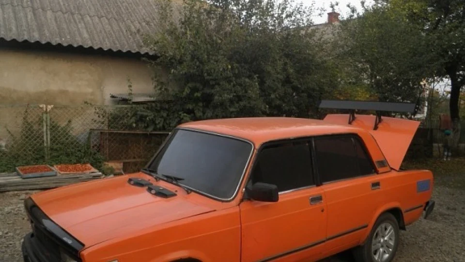 Lada 2105 3
