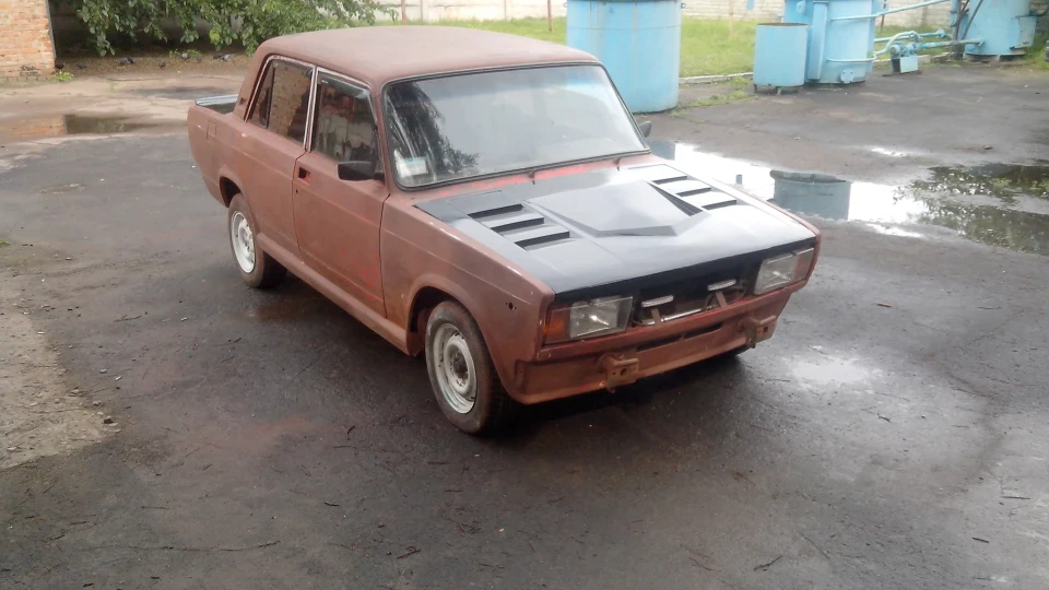 Lada 2105 4